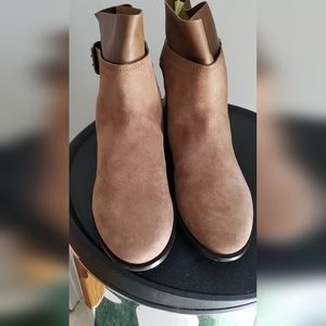 Womens Jimmy Choo size 7 suede boot